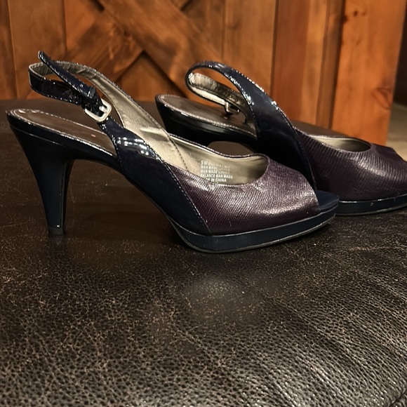 Heels - Picture 2 of 6